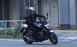 バイクでの追跡2