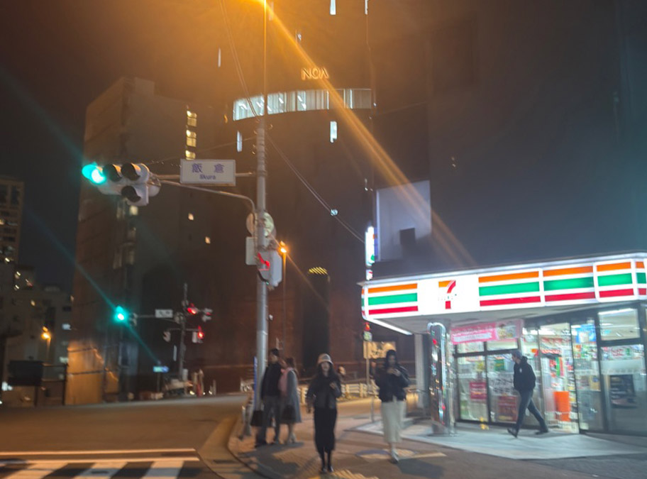 飯倉の交差点セブンイレブン